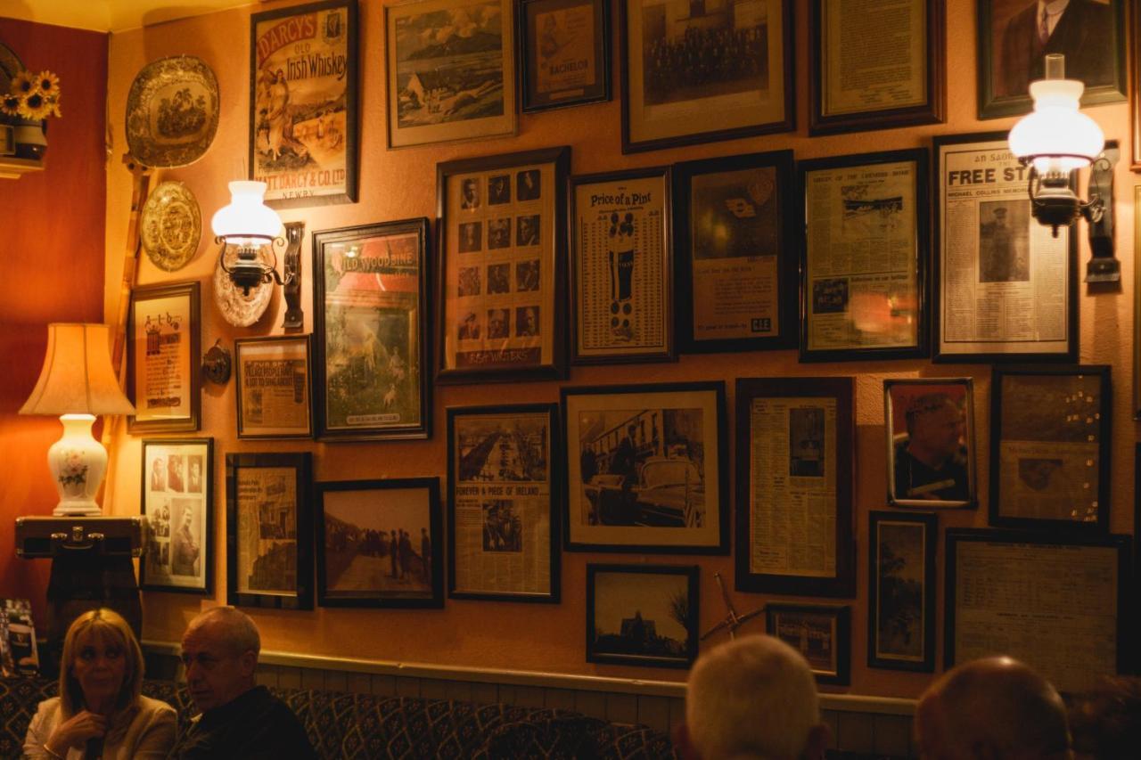 The Village Inn Bohola Kültér fotó